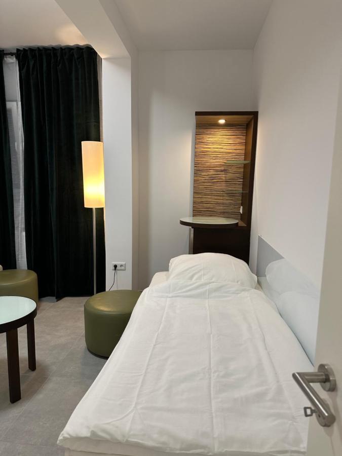 Doppel-/Zweibettzimmer mit Gemeinschaftsbad